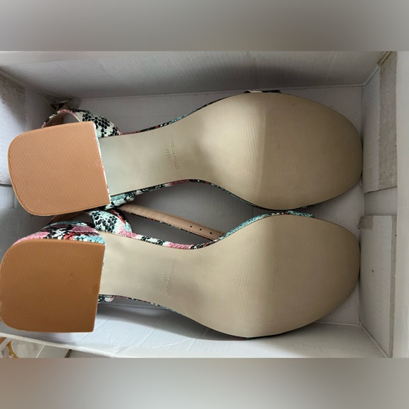 Steve Madden Glamorous multi color snakeskin heels in size 11. - Picture 4 of 4